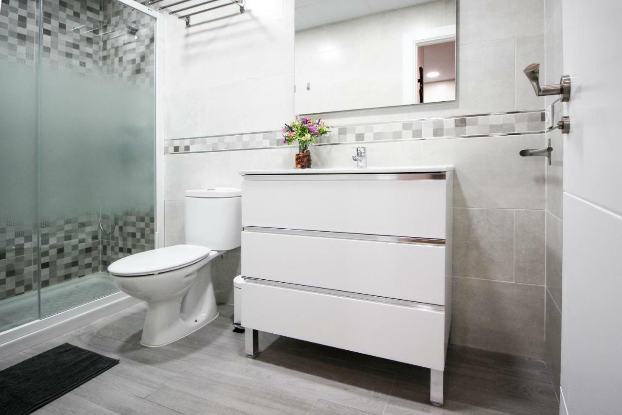 Palacios 6, Nuevo, Playa, Barrio Tranquilo, Todos Los Servicios, Pa Malaga Luaran gambar