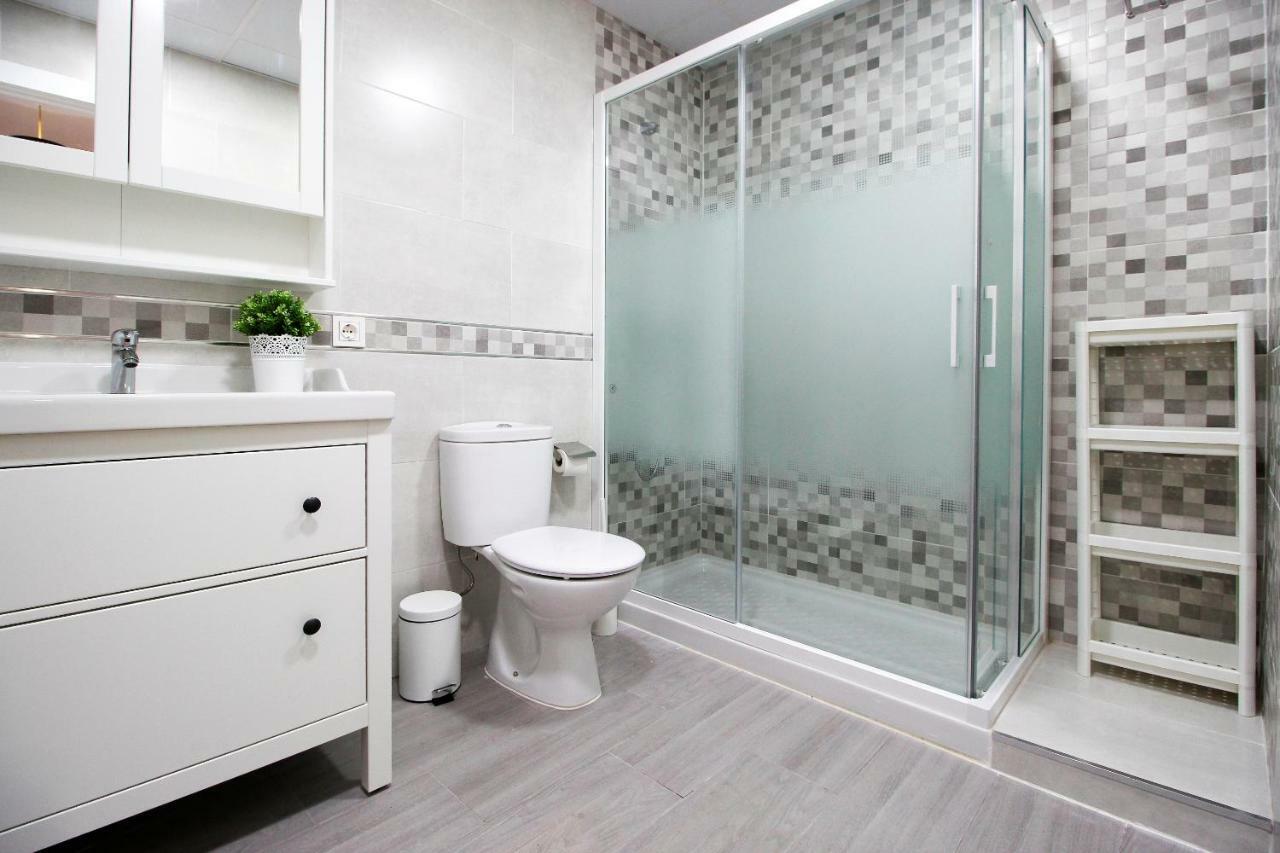 Palacios 6, Nuevo, Playa, Barrio Tranquilo, Todos Los Servicios, Pa Malaga Luaran gambar